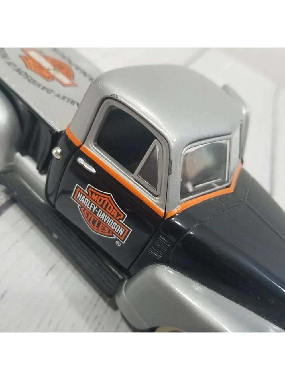 Harley-Davidson Diecast Liberty Classics 1952 Chevy Truck 1:25 Indianapolis